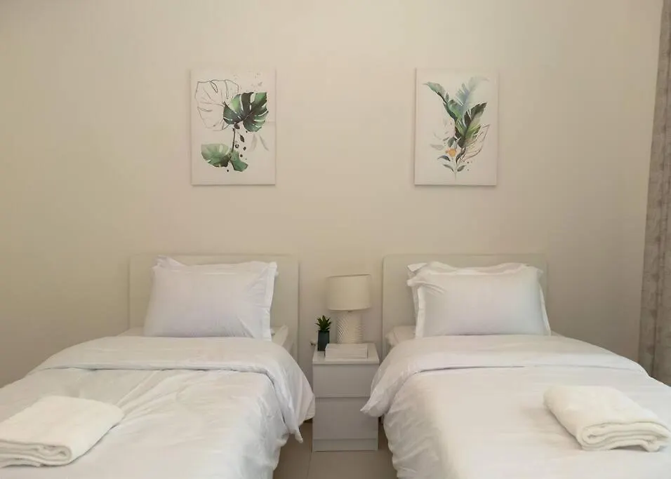 Stonetree - Furnished 2Br In Binghatti Gateway Dubai Apartamento